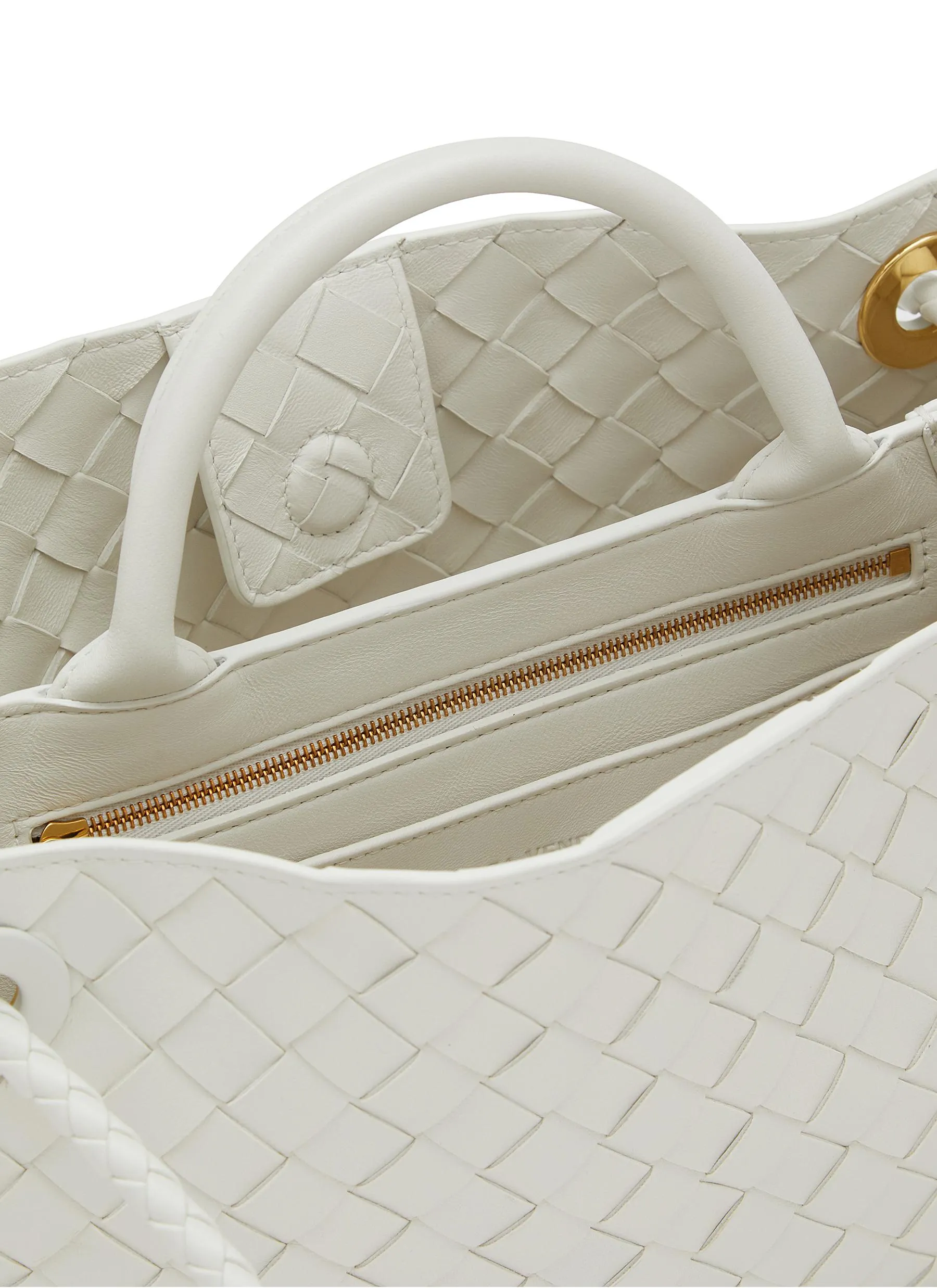 -----------BOTTEGA VENETA  ---- ------------WHITE ----Small Andiamo Intrecciato Leather Bag --