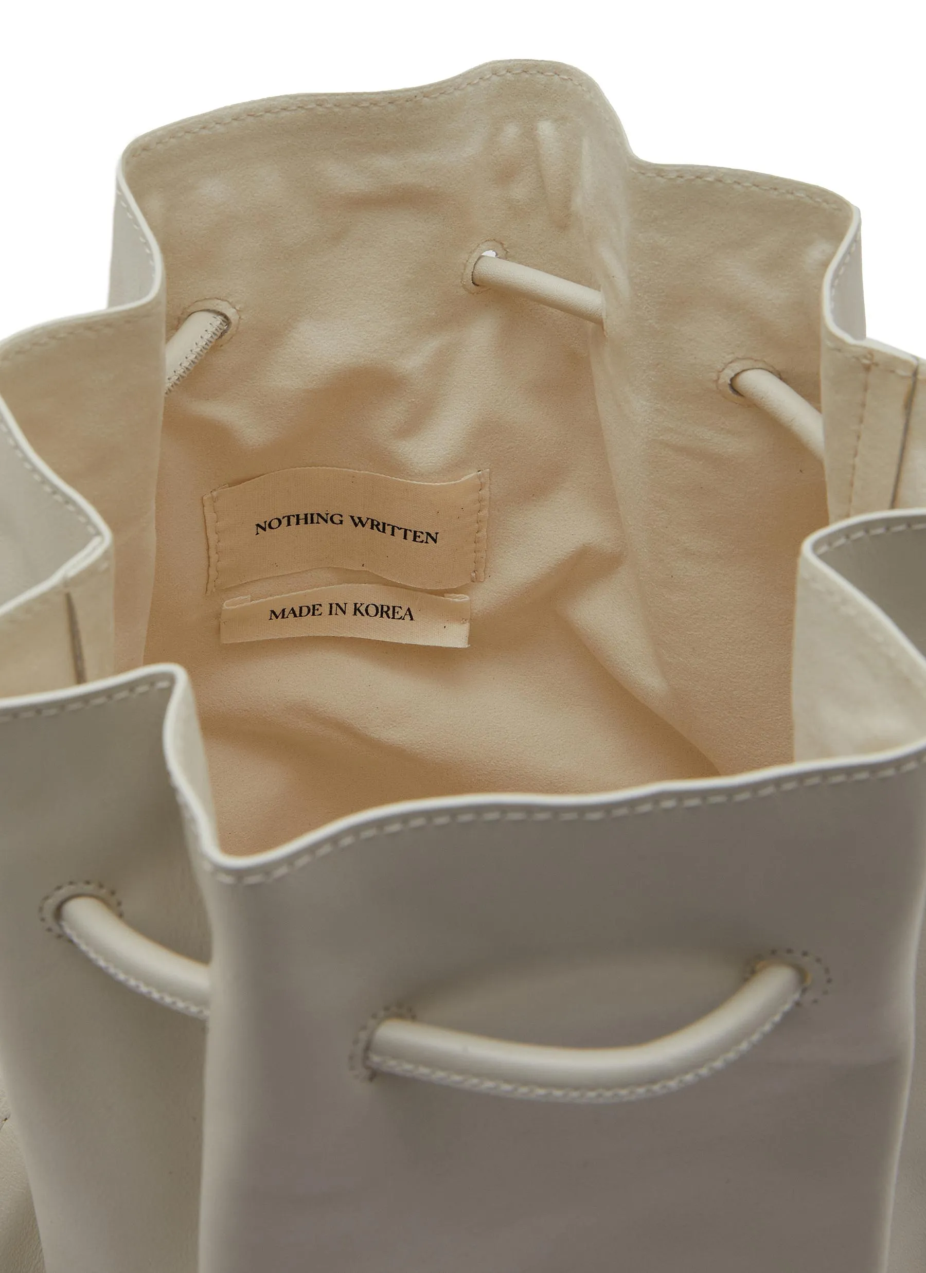 -----------NOTHING WRITTEN ---- ------------WHITE ----Large Drawstring Leather Bucket Bag --