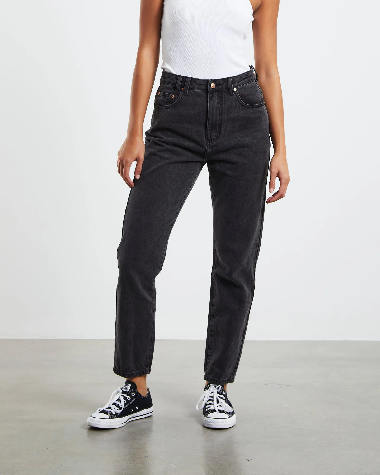 Insight Callee Classic Mom Jeans After Dark Black