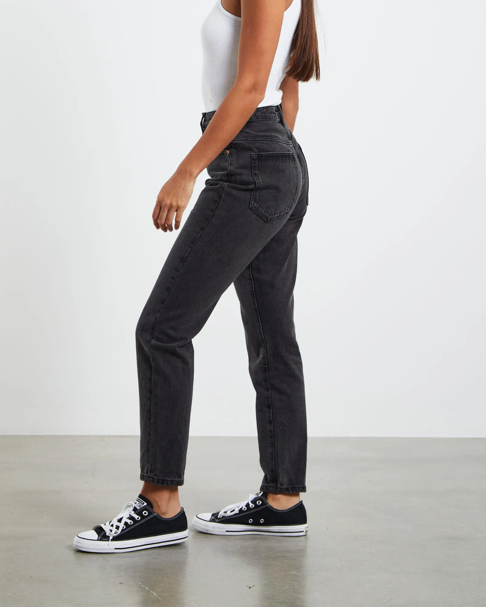 Insight Callee Classic Mom Jeans After Dark Black