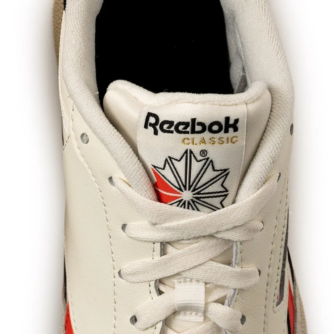 Reebok Men Club C Revenge (white / chalk / semi orange flare / core black)