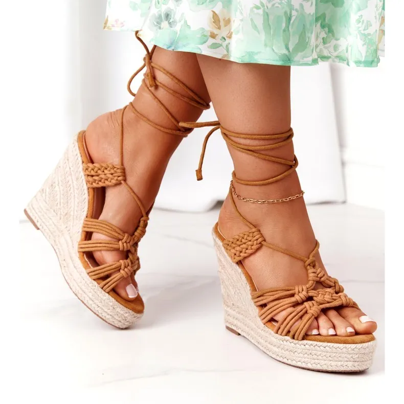 Tied Wedge Sandals With Camel Run The World brown