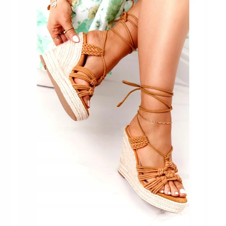 Tied Wedge Sandals With Camel Run The World brown