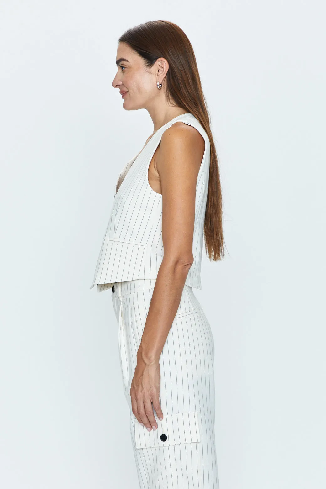 Vero Fitted Vest - Le Blanc Pinstripe